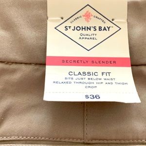 Womens classic fit crop pants size 14